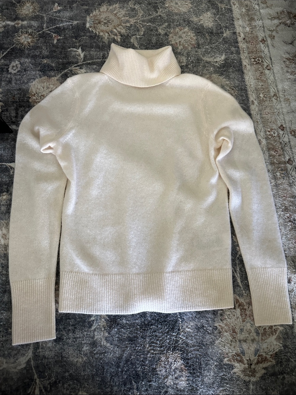 Banana Republic Cashmere Cream Turtleneck Sweater
